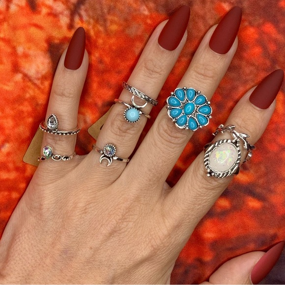 3/$10 NEW Boho Style Rings & MIDI
Rings Design Mix /silver tone BUNDLE NWOT - Picture 1 of 9